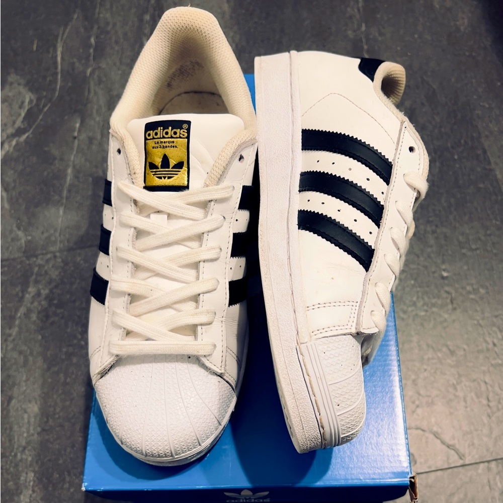 Adidas original  superstar, size 9 women’s